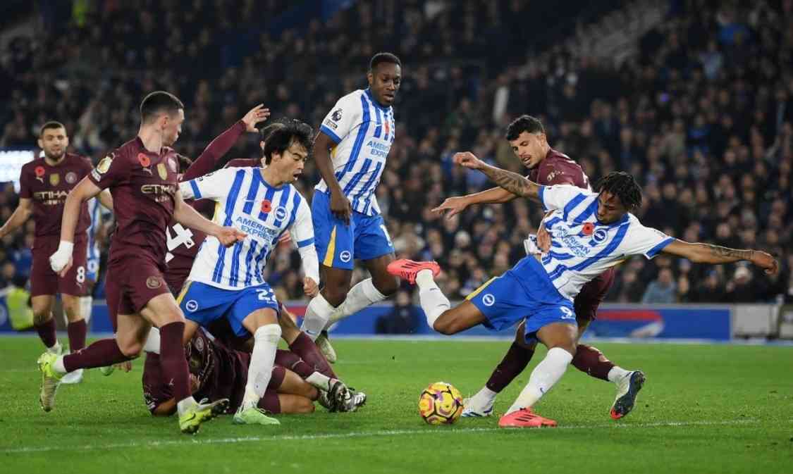 曼城横扫热刺，卫冕冠军气势如虹的简单介绍