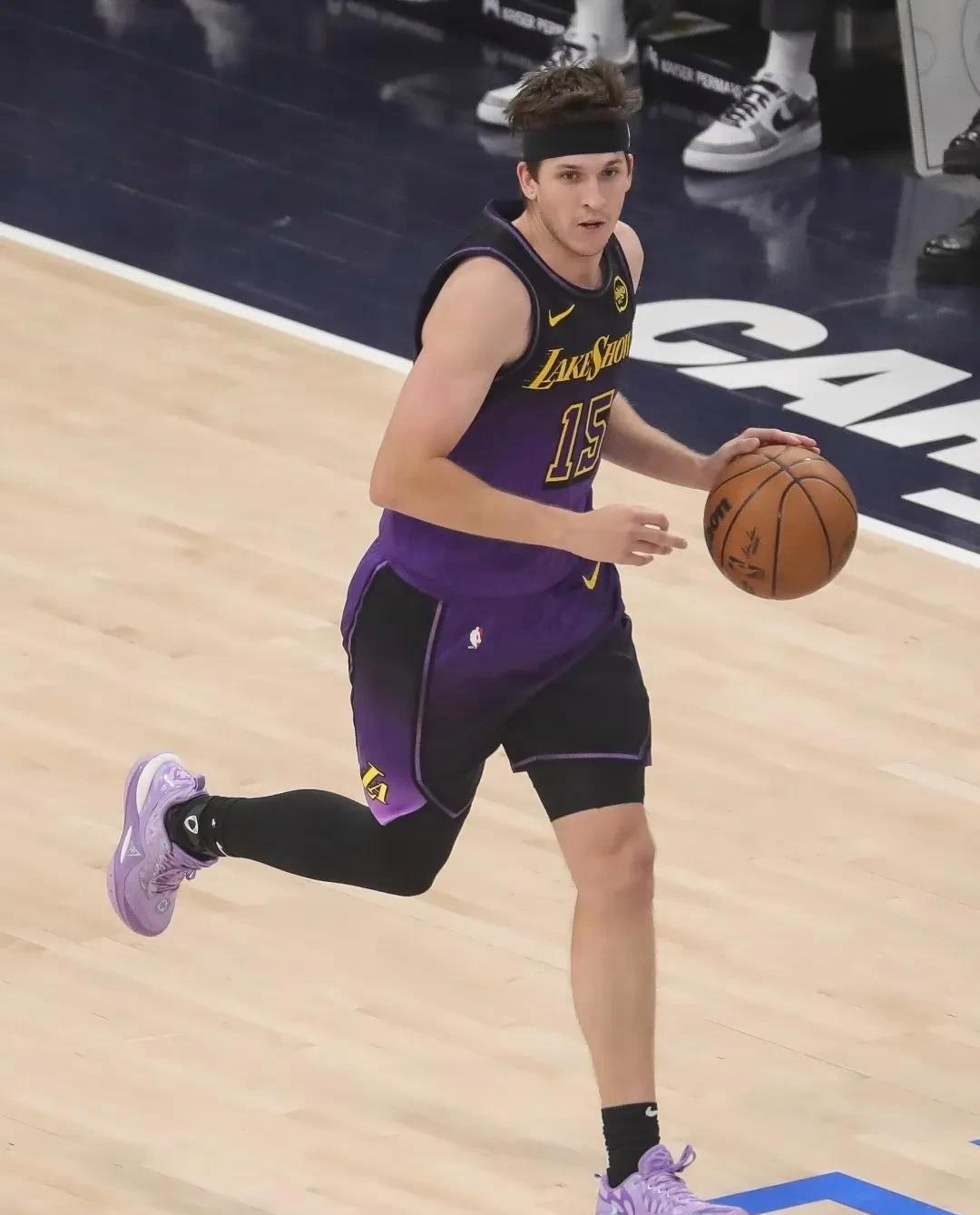 沙尔克哈根最后时刻猛攻，惜败对手士气不减