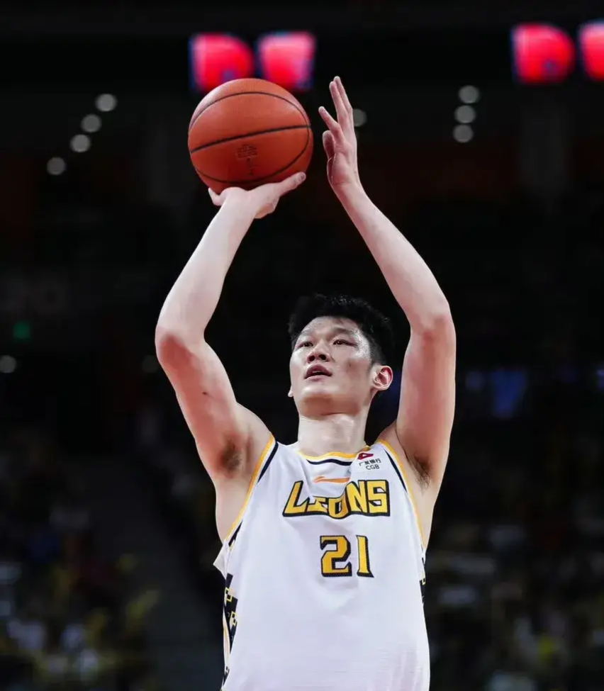 胡金秋手感滚烫，带领AC米兰惊险AC米兰，赛后一句话霸气侧漏(重庆市区管道侧漏公司电话)